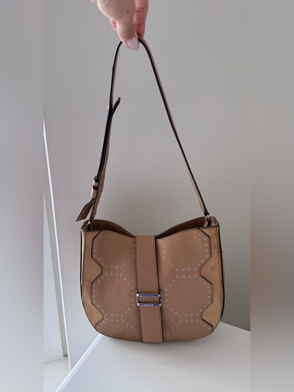 Louise Et Cie | Camel Leather Handbag Purse Shoulder Bag Grommet Detailing